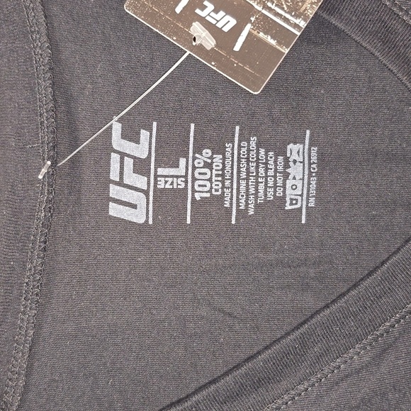 UFC Conor McGregor Black Vneck T-Shirt Irish The Notorious Womens Size Large NWT - Picture 2 of 7